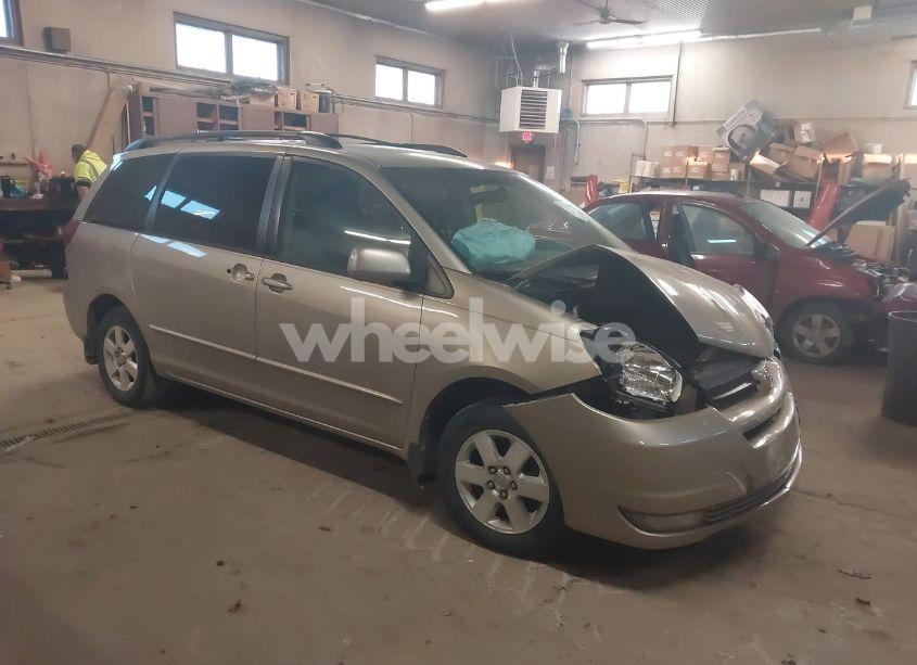 2005 Toyota Sienna XLE (VIN 5TDZA22C35S239716) main photo