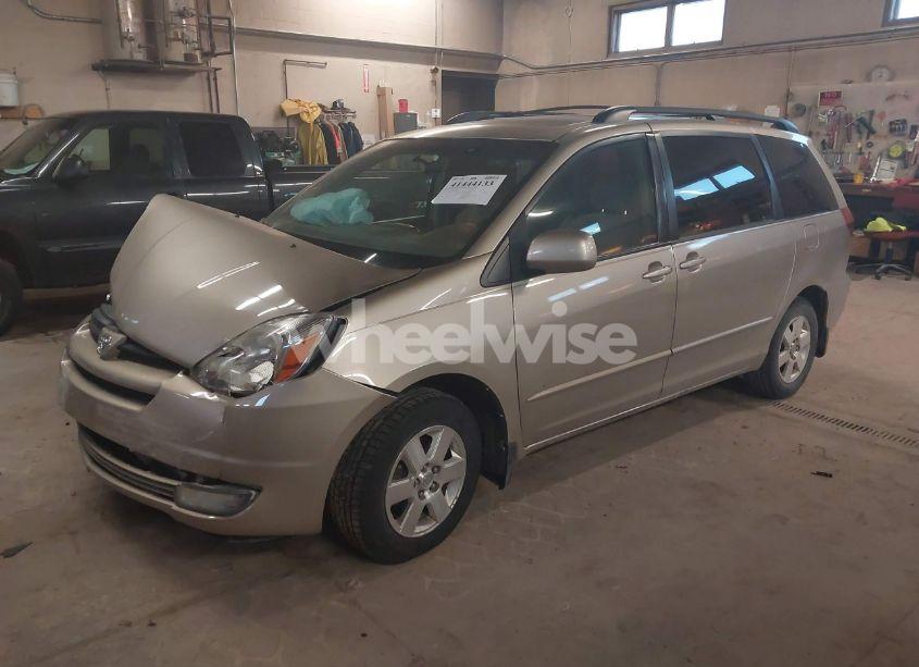 Photo 2 of 2005 Toyota Sienna XLE (VIN 5TDZA22C35S239716)