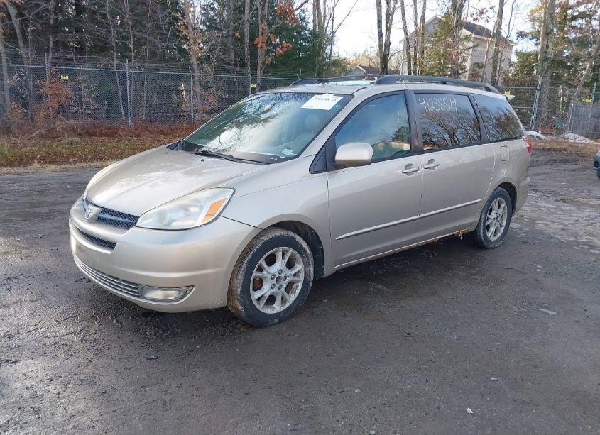 Photo 2 of 2005 Toyota Sienna XLE (VIN 5TDZA22C35S260940)