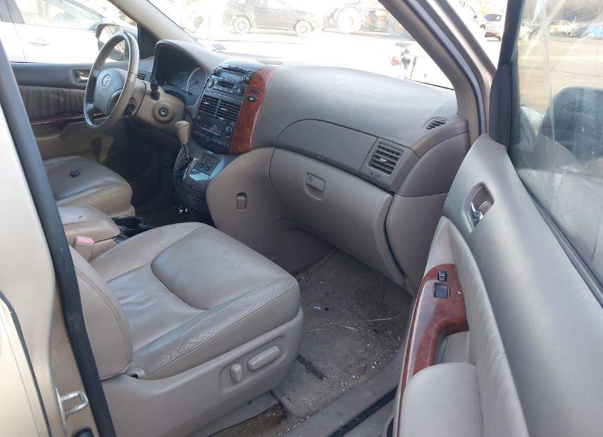 Photo 5 of 2005 Toyota Sienna XLE (VIN 5TDZA22C35S260940)