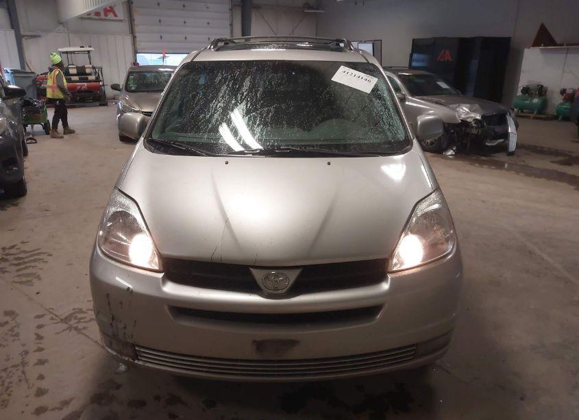 Photo 6 of 2005 Toyota Sienna XLE (VIN 5TDZA22C35S265765)