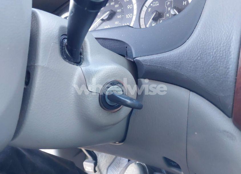 Photo 11 of 2005 Toyota Sienna XLE (VIN 5TDZA22C35S285711)