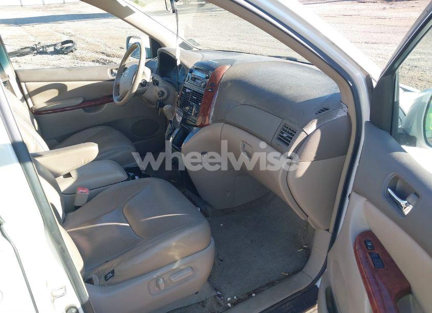 Photo 4 of 2005 Toyota Sienna XLE (VIN 5TDZA22C35S297812)