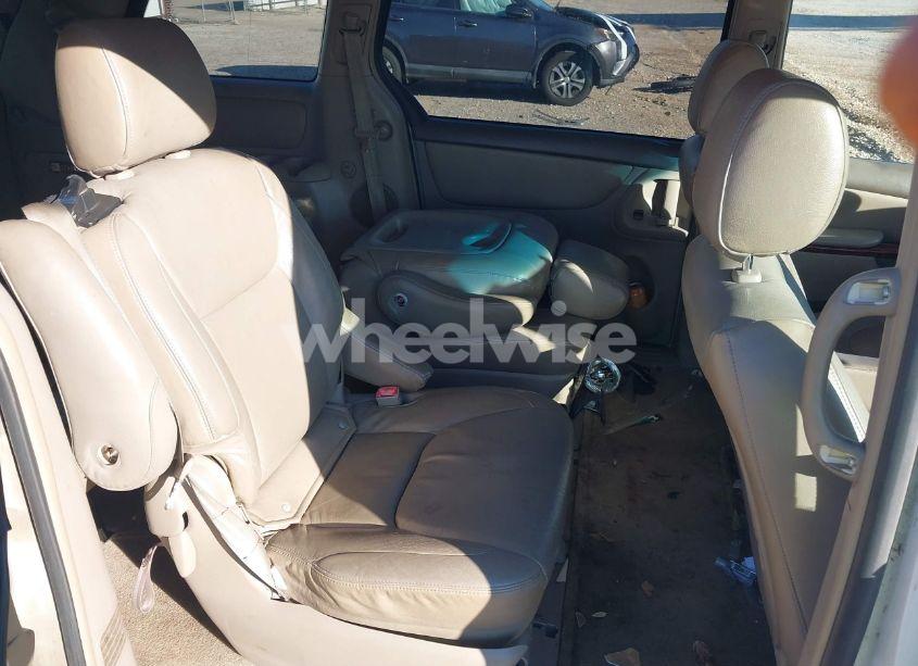 Photo 7 of 2005 Toyota Sienna XLE (VIN 5TDZA22C35S297812)
