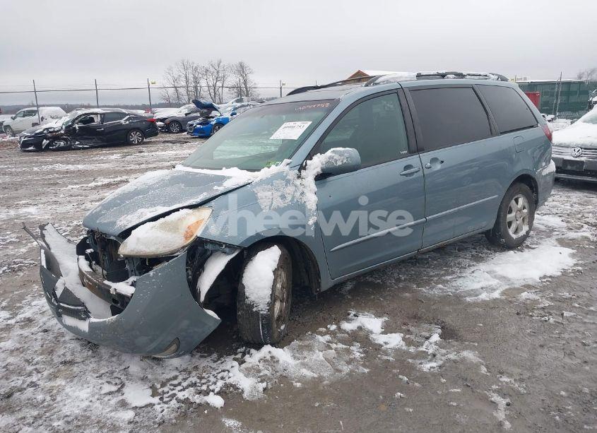 Photo 2 of 2005 Toyota Sienna XLE (VIN 5TDZA22C35S307139)