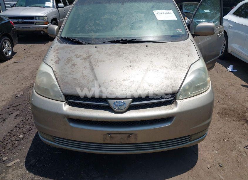 Photo 6 of 2004 Toyota Sienna XLE (VIN 5TDZA22C44S042780)