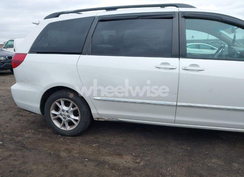 Photo 6 of 2004 Toyota Sienna XLE LIMITED (VIN 5TDZA22C44S057294)