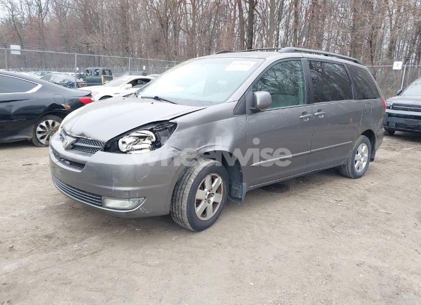 Photo 2 of 2005 Toyota Sienna XLE (VIN 5TDZA22C45S226764)