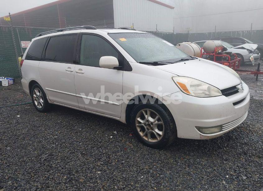 2005 Toyota Sienna XLE (VIN 5TDZA22C45S243810) main photo