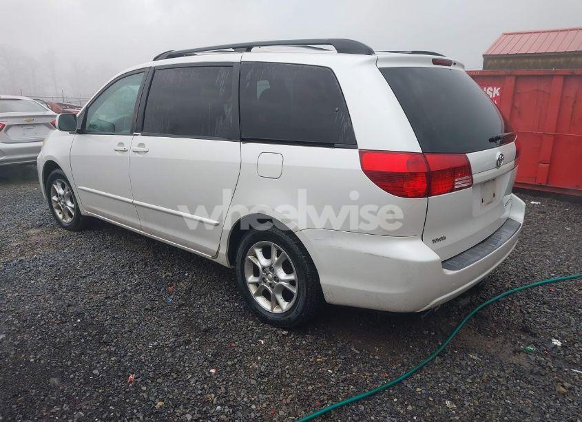 Photo 3 of 2005 Toyota Sienna XLE (VIN 5TDZA22C45S243810)