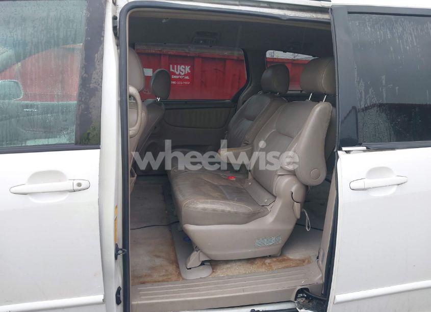 Photo 8 of 2005 Toyota Sienna XLE (VIN 5TDZA22C45S243810)
