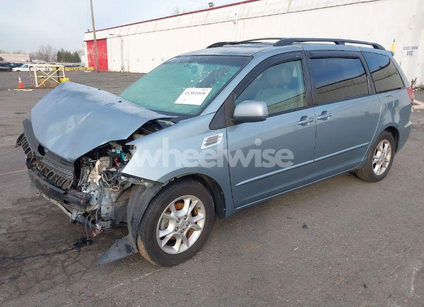 Photo 2 of 2005 Toyota Sienna XLE (VIN 5TDZA22C45S256721)
