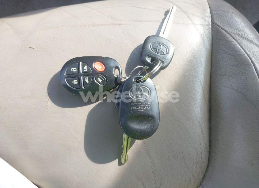 Photo 11 of 2005 Toyota Sienna XLE (VIN 5TDZA22C45S335452)