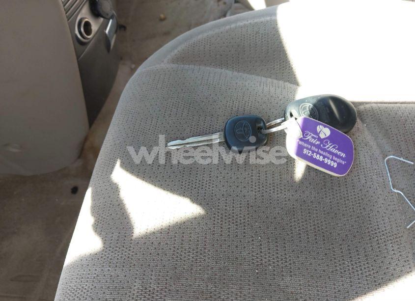 Photo 11 of 2005 Toyota Sienna XLE (VIN 5TDZA22C45S336990)