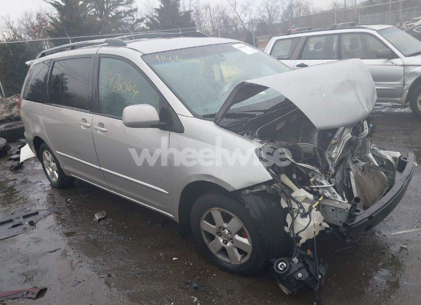 2005 Toyota Sienna XLE (VIN 5TDZA22C45S385509) main photo