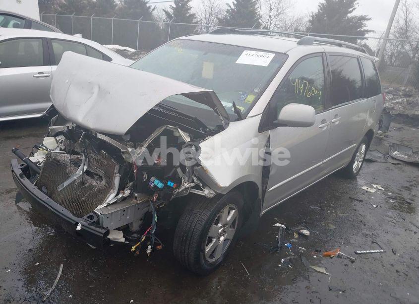 Photo 2 of 2005 Toyota Sienna XLE (VIN 5TDZA22C45S385509)