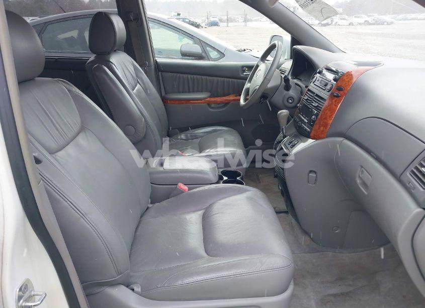 Photo 5 of 2006 Toyota Sienna XLE (VIN 5TDZA22C46S546782)