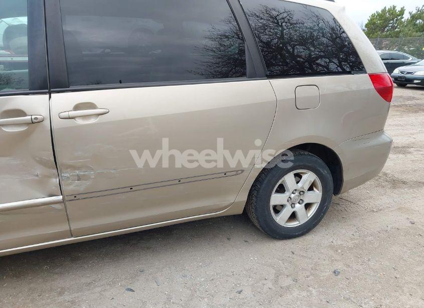 Photo 12 of 2004 Toyota Sienna XLE (VIN 5TDZA22C54S041394)