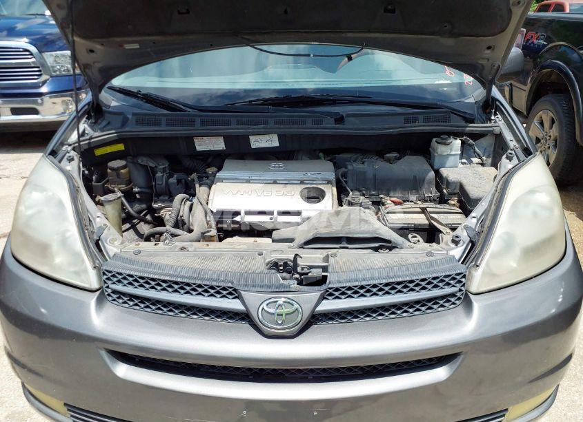Photo 10 of 2004 Toyota Sienna XLE (VIN 5TDZA22C54S055344)