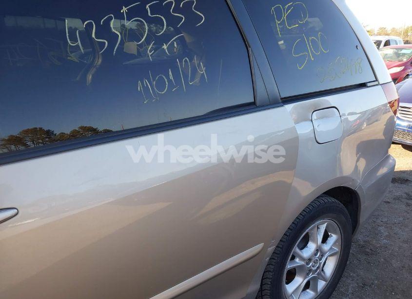 Photo 6 of 2004 Toyota Sienna XLE LIMITED (VIN 5TDZA22C54S149613)