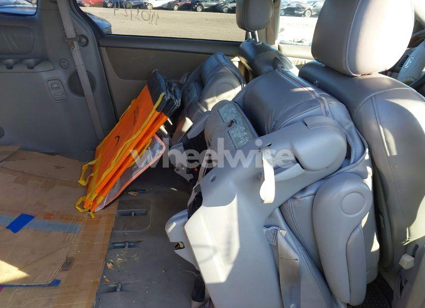 Photo 8 of 2004 Toyota Sienna XLE LIMITED (VIN 5TDZA22C54S149613)