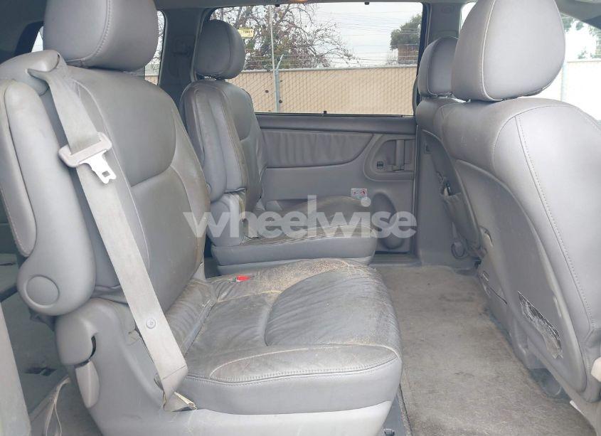 Photo 8 of 2004 Toyota Sienna XLE (VIN 5TDZA22C54S160837)