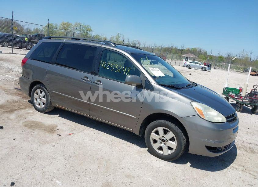 2004 Toyota Sienna XLE (VIN 5TDZA22C54S164872) main photo