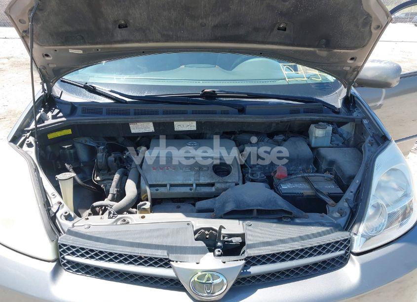 Photo 10 of 2004 Toyota Sienna XLE (VIN 5TDZA22C54S164872)