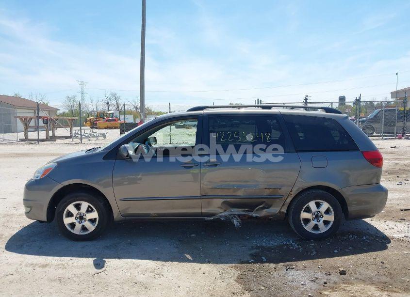 Photo 14 of 2004 Toyota Sienna XLE (VIN 5TDZA22C54S164872)