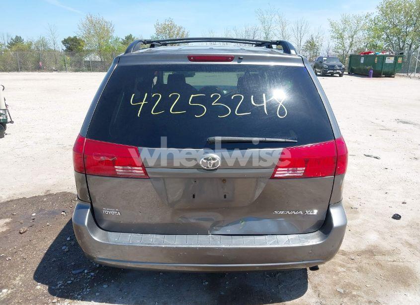 Photo 16 of 2004 Toyota Sienna XLE (VIN 5TDZA22C54S164872)