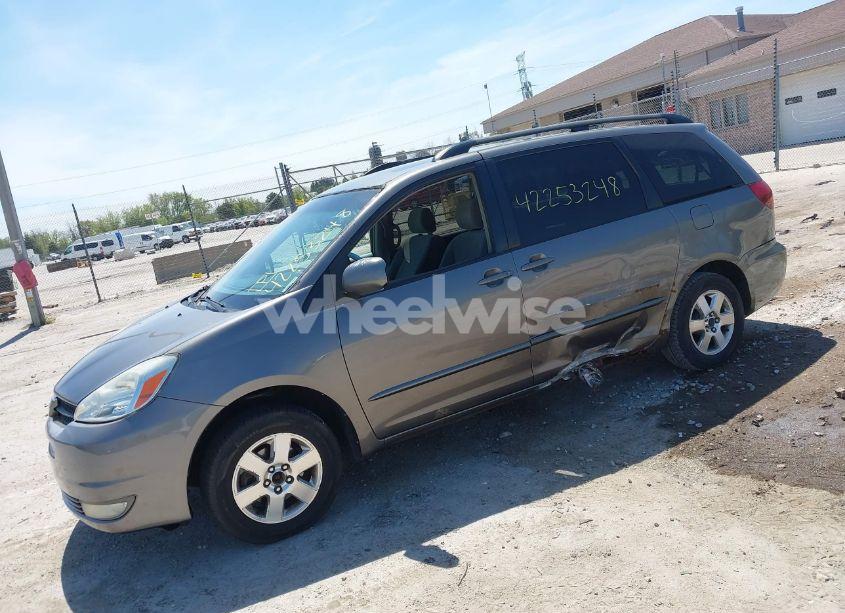 Photo 2 of 2004 Toyota Sienna XLE (VIN 5TDZA22C54S164872)