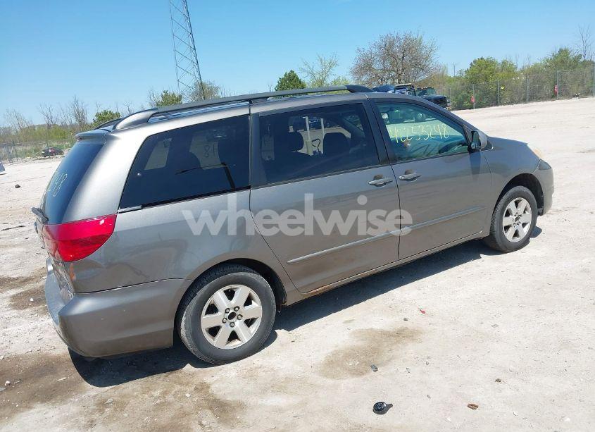 Photo 4 of 2004 Toyota Sienna XLE (VIN 5TDZA22C54S164872)