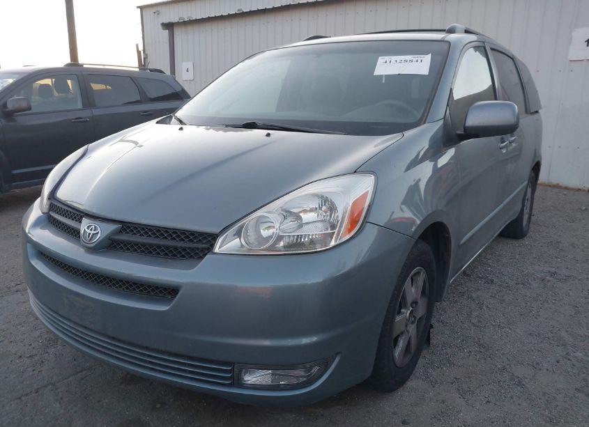 Photo 2 of 2004 Toyota Sienna XLE (VIN 5TDZA22C54S215884)