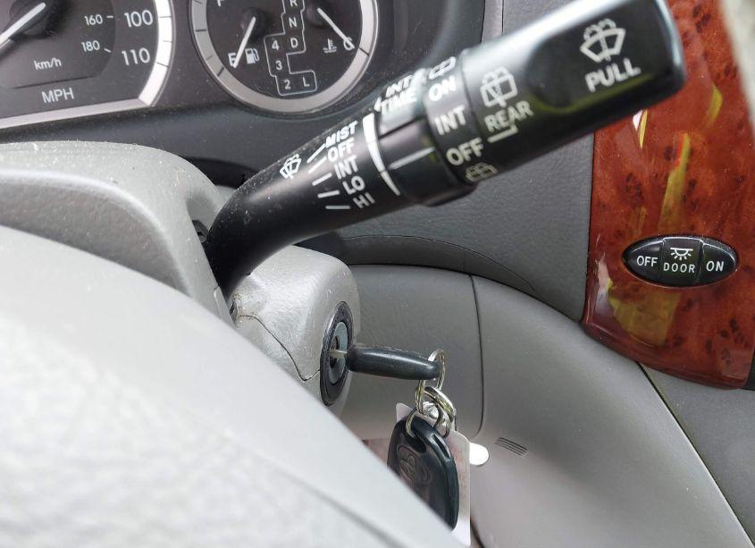 Photo 11 of 2005 Toyota Sienna XLE (VIN 5TDZA22C55S227020)