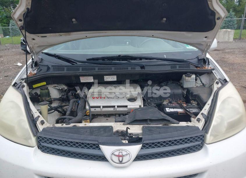Photo 10 of 2005 Toyota Sienna XLE (VIN 5TDZA22C55S245694)