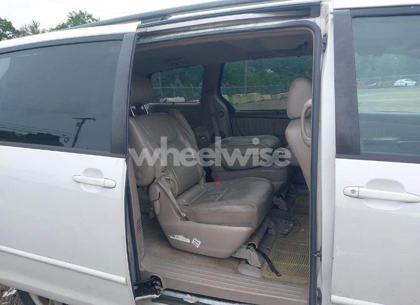 Photo 8 of 2005 Toyota Sienna XLE (VIN 5TDZA22C55S245694)