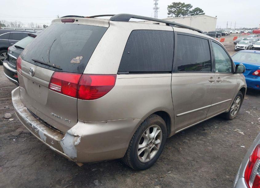 Photo 4 of 2005 Toyota Sienna XLE (VIN 5TDZA22C55S258610)