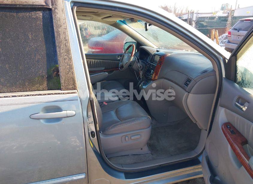 Photo 5 of 2005 Toyota Sienna XLE LIMITED (VIN 5TDZA22C55S343298)
