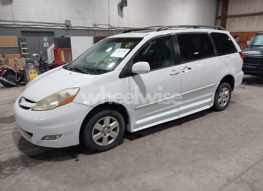 Photo 2 of 2006 Toyota Sienna XLE/XLE LIMITED (VIN 5TDZA22C56S494451)