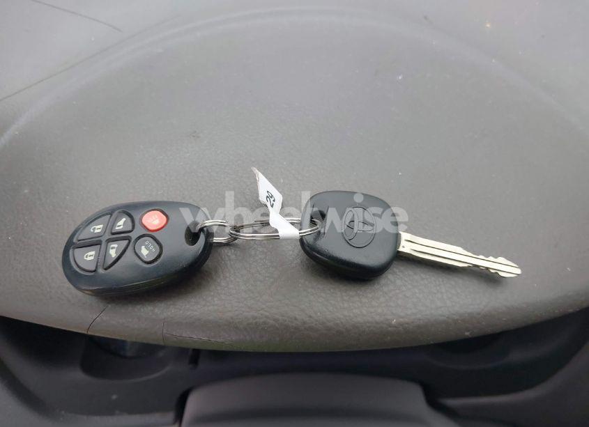 Photo 11 of 2006 Toyota Sienna (VIN 5TDZA22C56S504007)