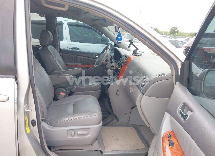 Photo 5 of 2006 Toyota Sienna (VIN 5TDZA22C56S504007)