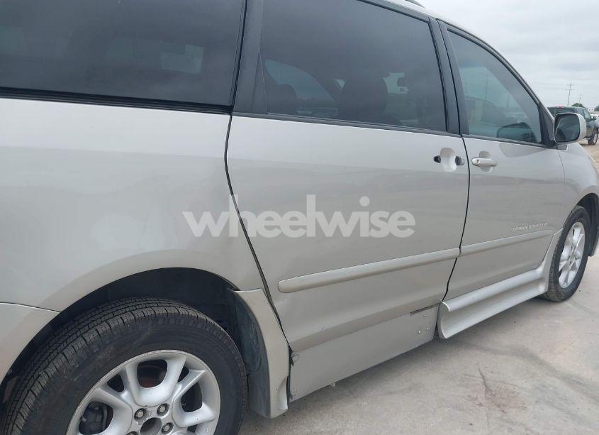 Photo 6 of 2006 Toyota Sienna (VIN 5TDZA22C56S504007)