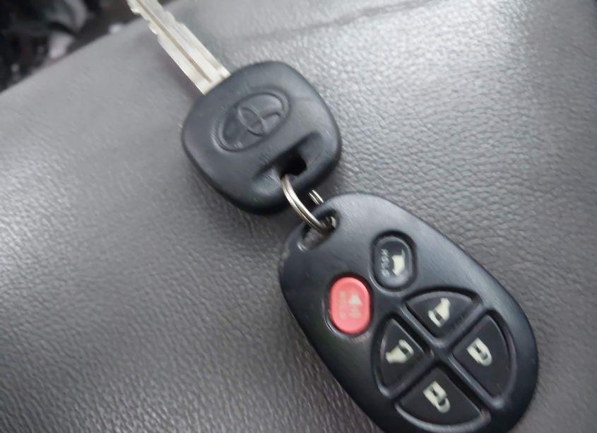Photo 11 of 2006 Toyota Sienna XLE (VIN 5TDZA22C56S583100)