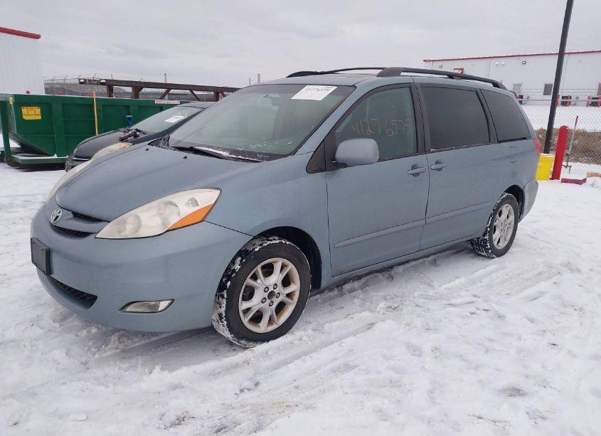 Photo 2 of 2006 Toyota Sienna XLE (VIN 5TDZA22C56S583100)