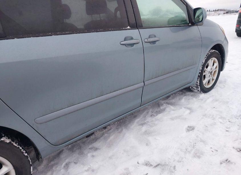 Photo 6 of 2006 Toyota Sienna XLE (VIN 5TDZA22C56S583100)
