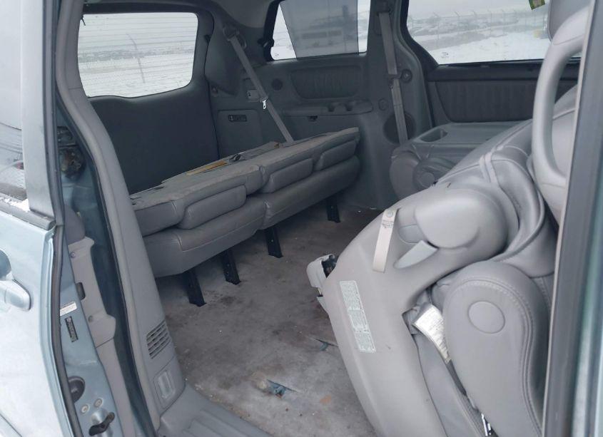 Photo 8 of 2006 Toyota Sienna XLE (VIN 5TDZA22C56S583100)