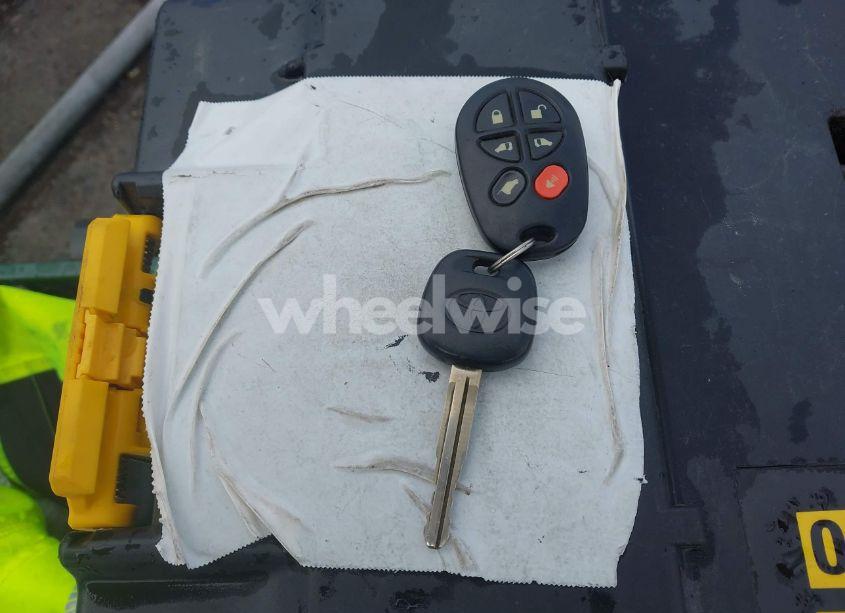 Photo 11 of 2004 Toyota Sienna XLE LIMITED (VIN 5TDZA22C64S056048)