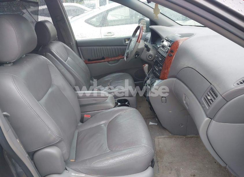 Photo 5 of 2004 Toyota Sienna XLE LIMITED (VIN 5TDZA22C64S056048)