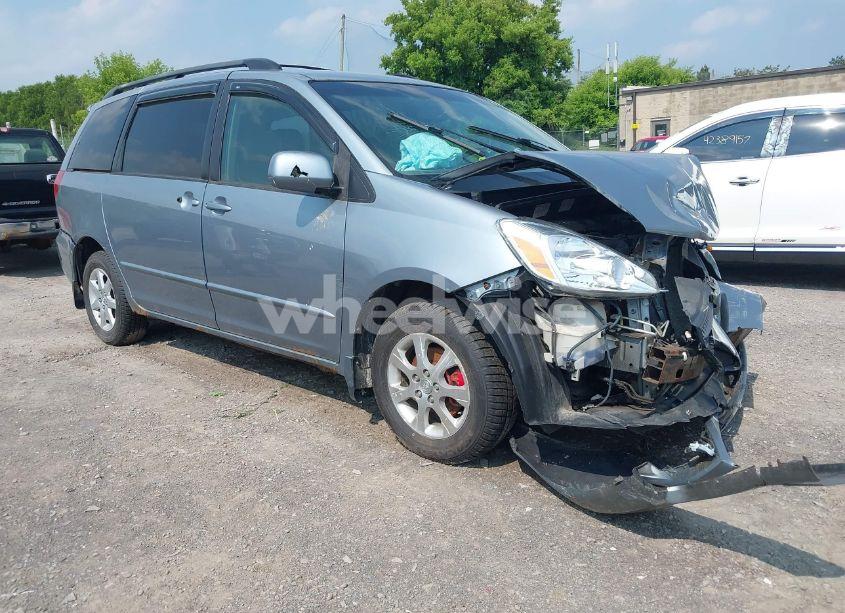2004 Toyota Sienna XLE (VIN 5TDZA22C64S104275) main photo