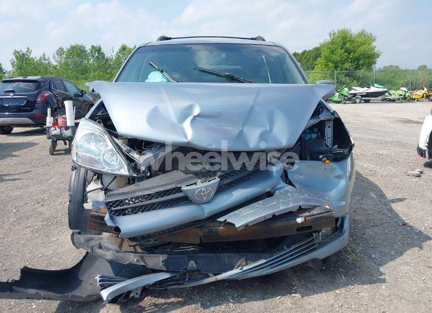 Photo 11 of 2004 Toyota Sienna XLE (VIN 5TDZA22C64S104275)